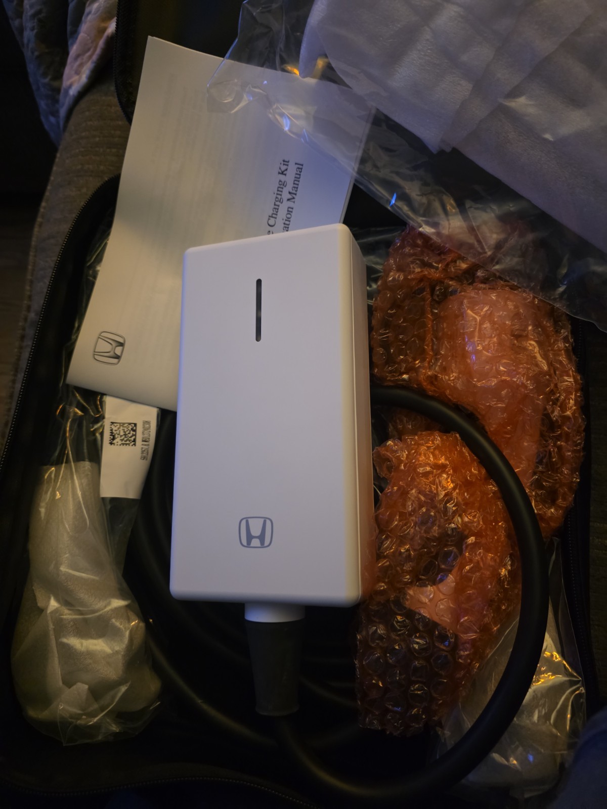 Honda Prologue Mobile EV Charger  08E70-PT9-100  ,  csg2sae-032003 110V/220V NEW