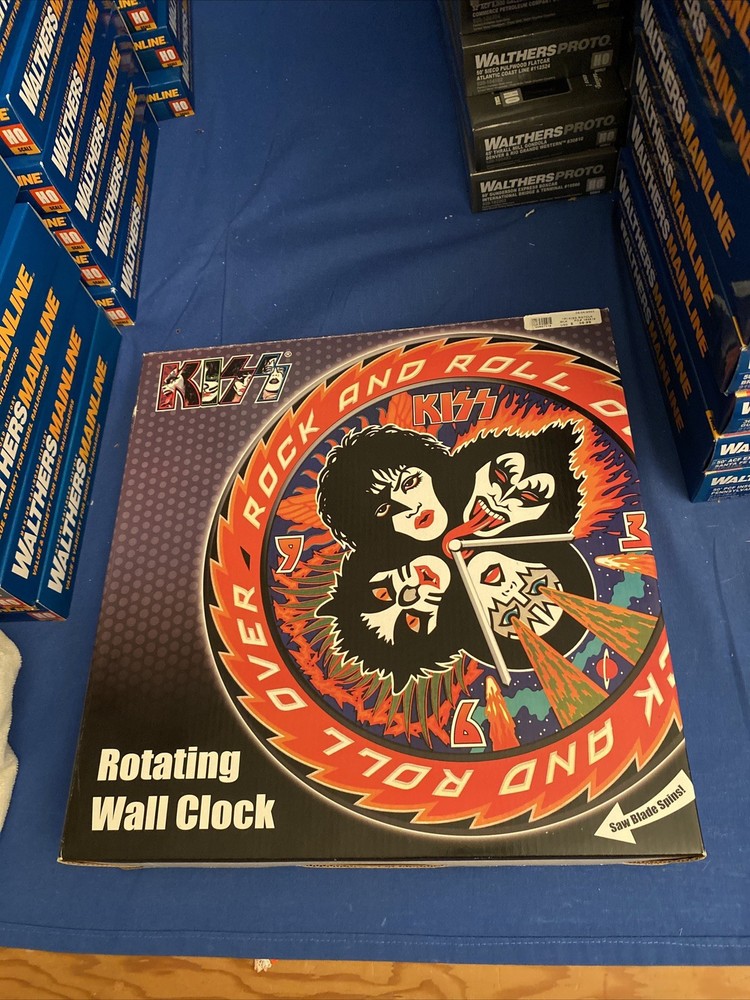 KISS Rotating Wall Clock Rock & Roll 20032New