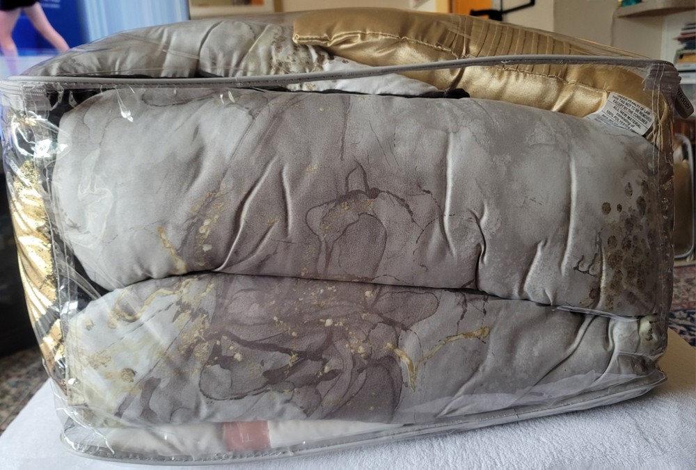 Thalia Sodi King Size Comforter Set