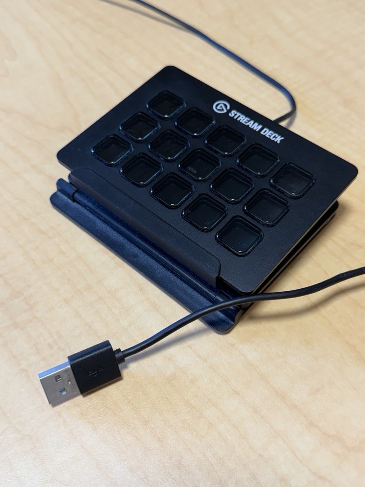 Elgato Stream Deck 20GAA9902 15-Key Studio Controller Black Content Creation USB