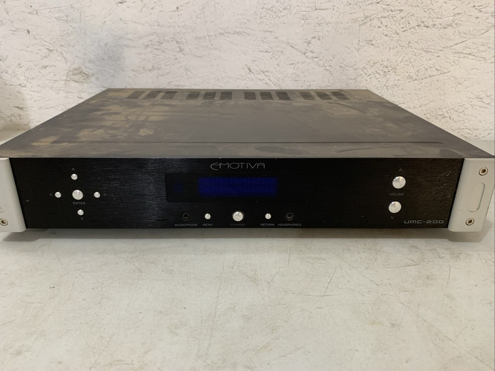 Emotiva UMC-200 7.1 Pre - Amp Surround Sound Processor