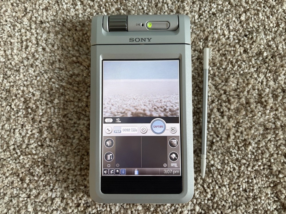 Sony Clié PEG-NR70V/U Personal Entertainment Organizer PDA MINT CIB COMPLETE BOX