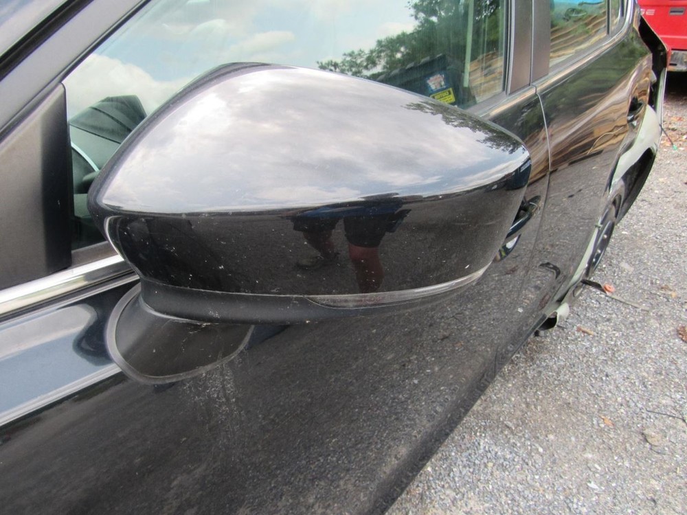 3 2018 Glove Box 1077605