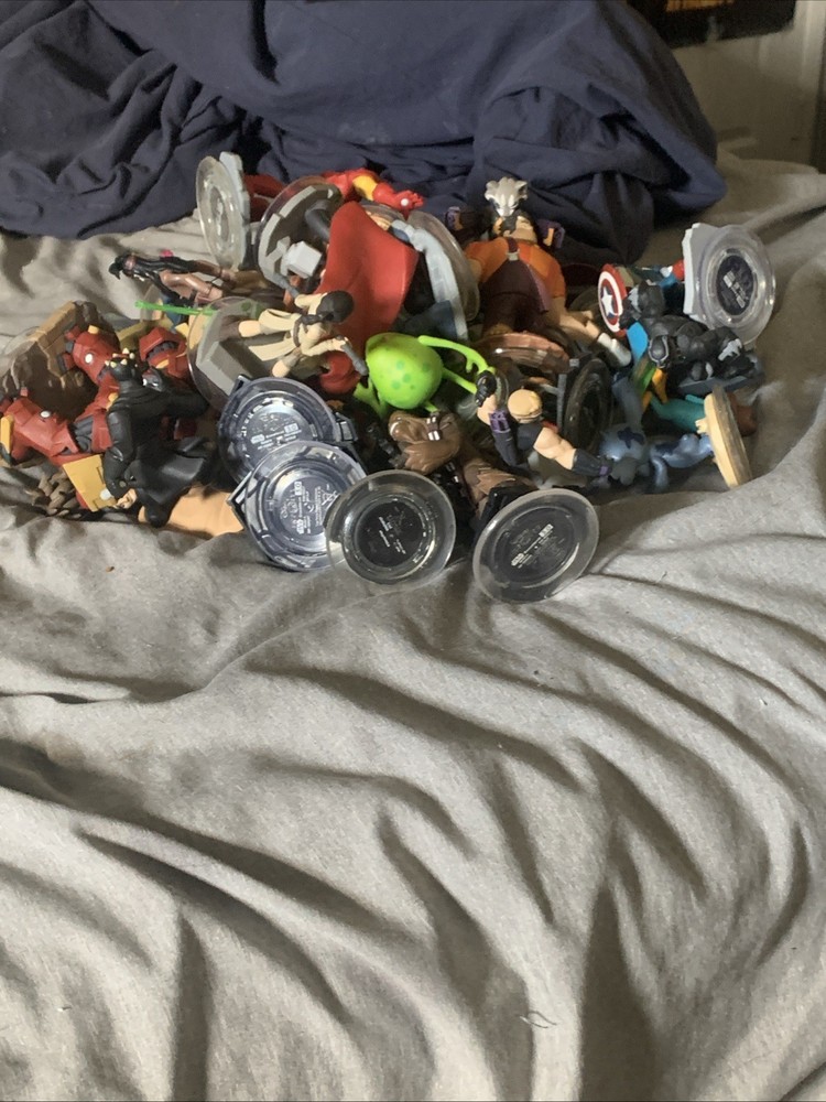 41 Disney Infinity Figures with disc (For ps3)