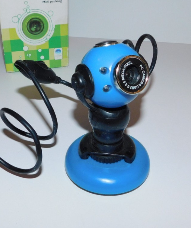 NICE PREOWNED PC COMPUTER CAMERA MINI PACKING