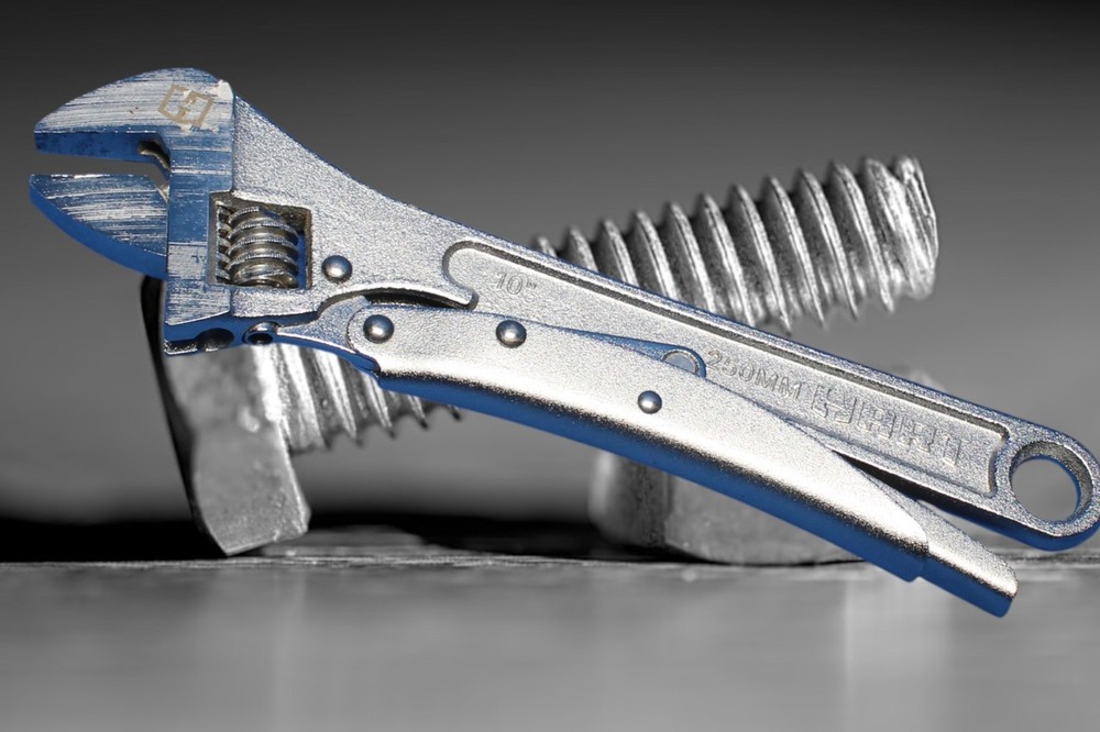 10 In. MaxGrip Locking Adjustable Wrench  85-610