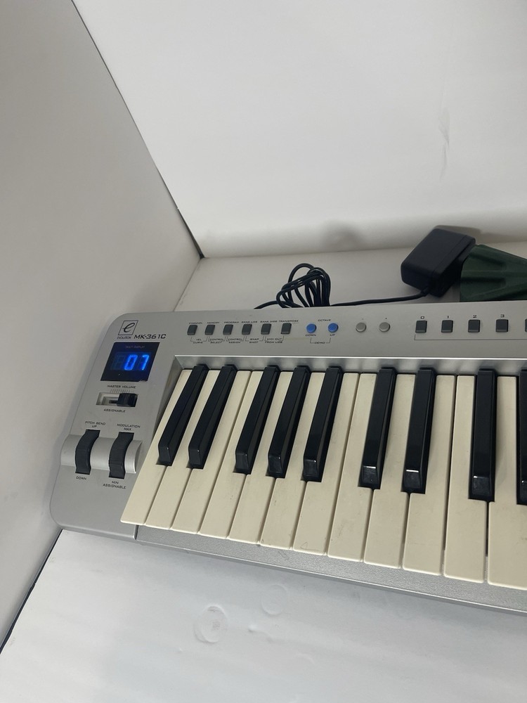 M-AUDIO EVOLUTION MK-36-1C 61-key USB MIDI keyboard controller