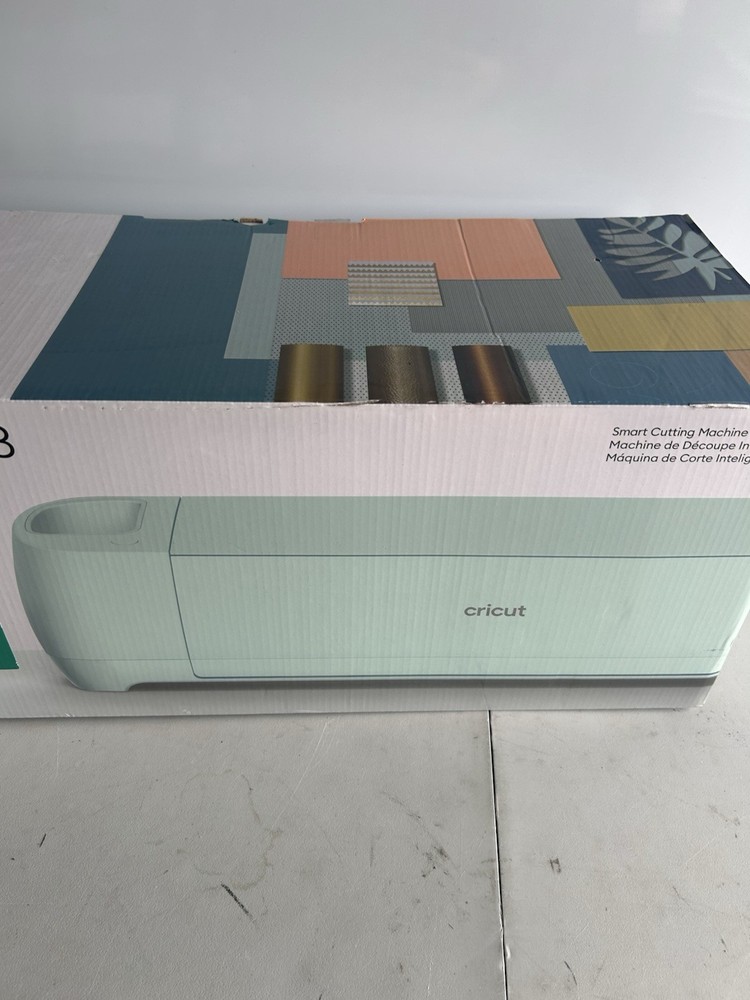 Cricut Explorer 3: Precision Cutting Machine Excellent Condition