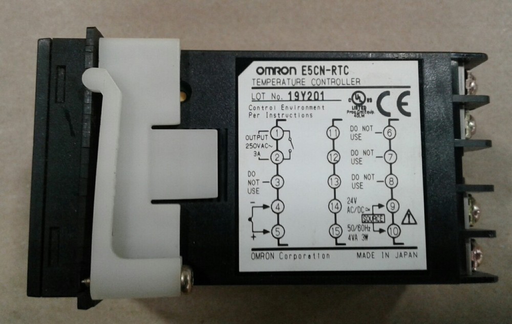 Omron E5CN-RTC Temperature Controller #003D21