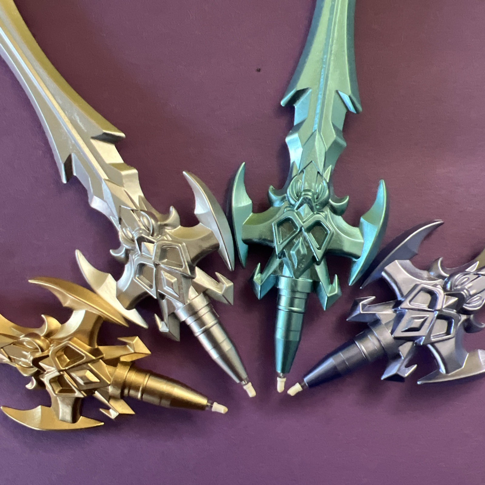 4 Black Felt Tip Skull Sword Pens