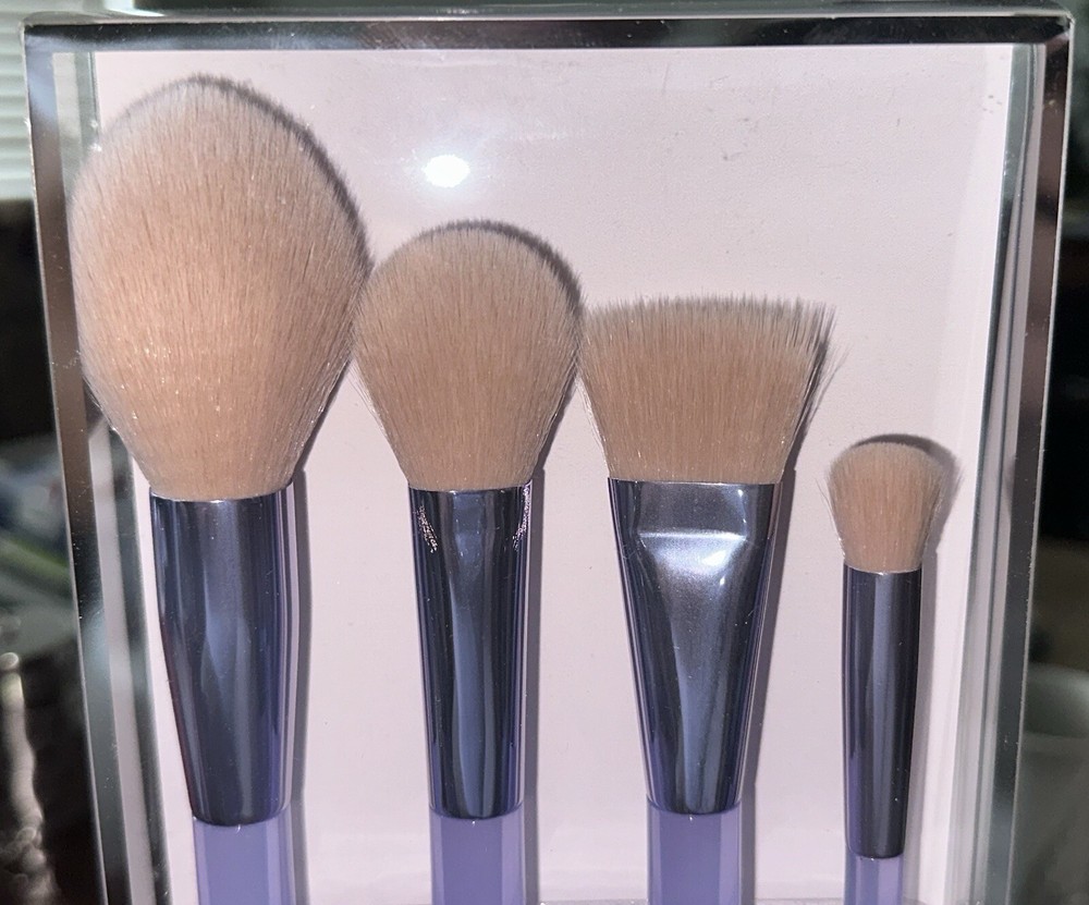 Quo Beauty - Essential (Blush, Powder, Concealer/Shadow, & Complexion) Brush Set