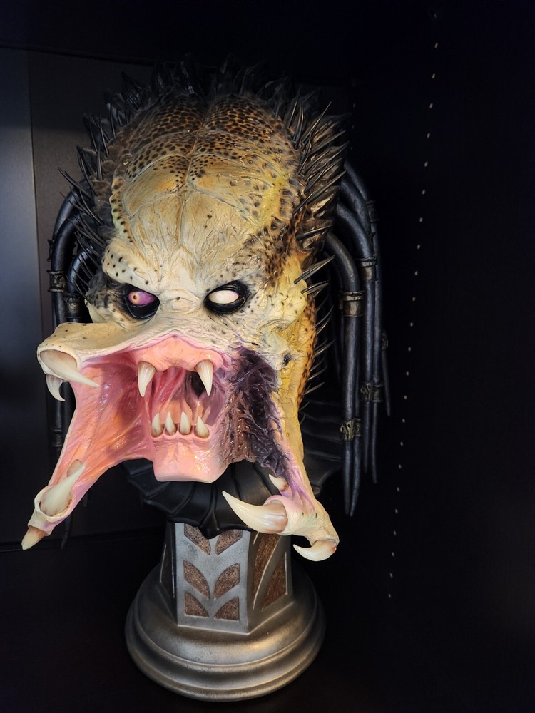 Wolf Predator Life-Size Bust Sideshow Collectibles