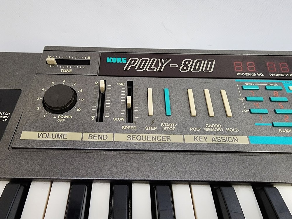KORG POLY-800 Programmable Polyphonic Synthesizer Keyboard Music Instruments