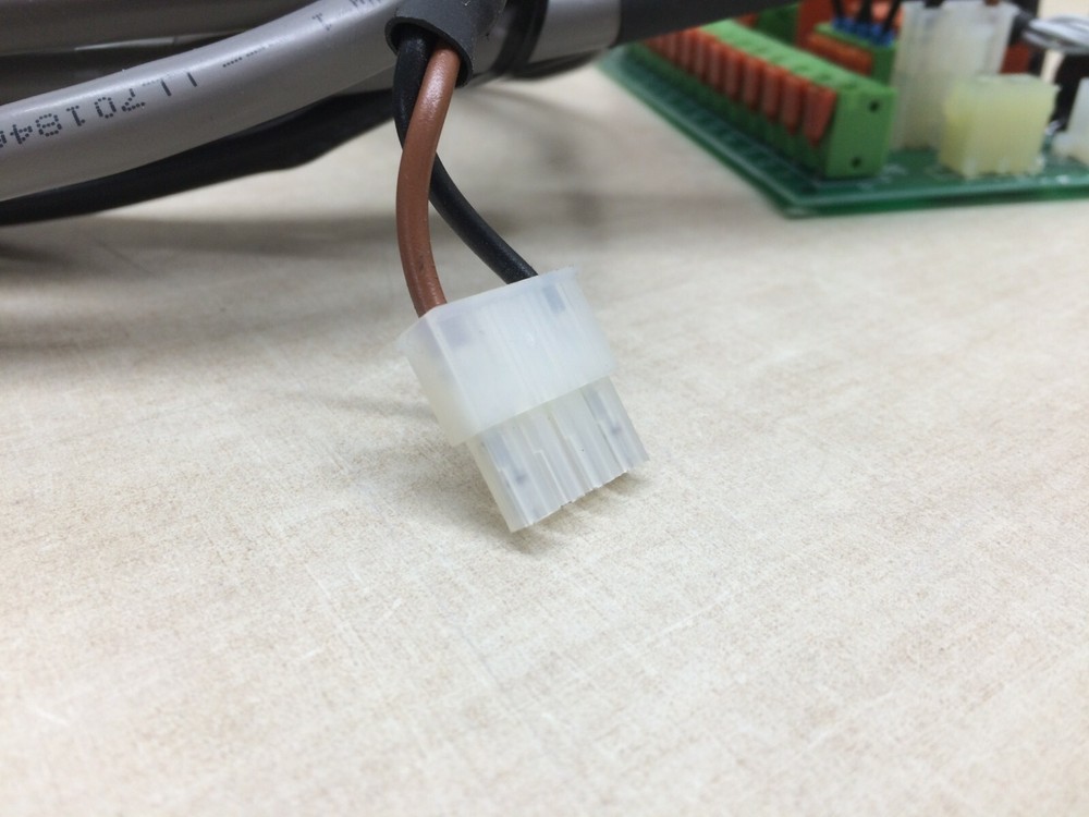 APC 640-4122E EPO Ancillary Interface Module w/ Cords