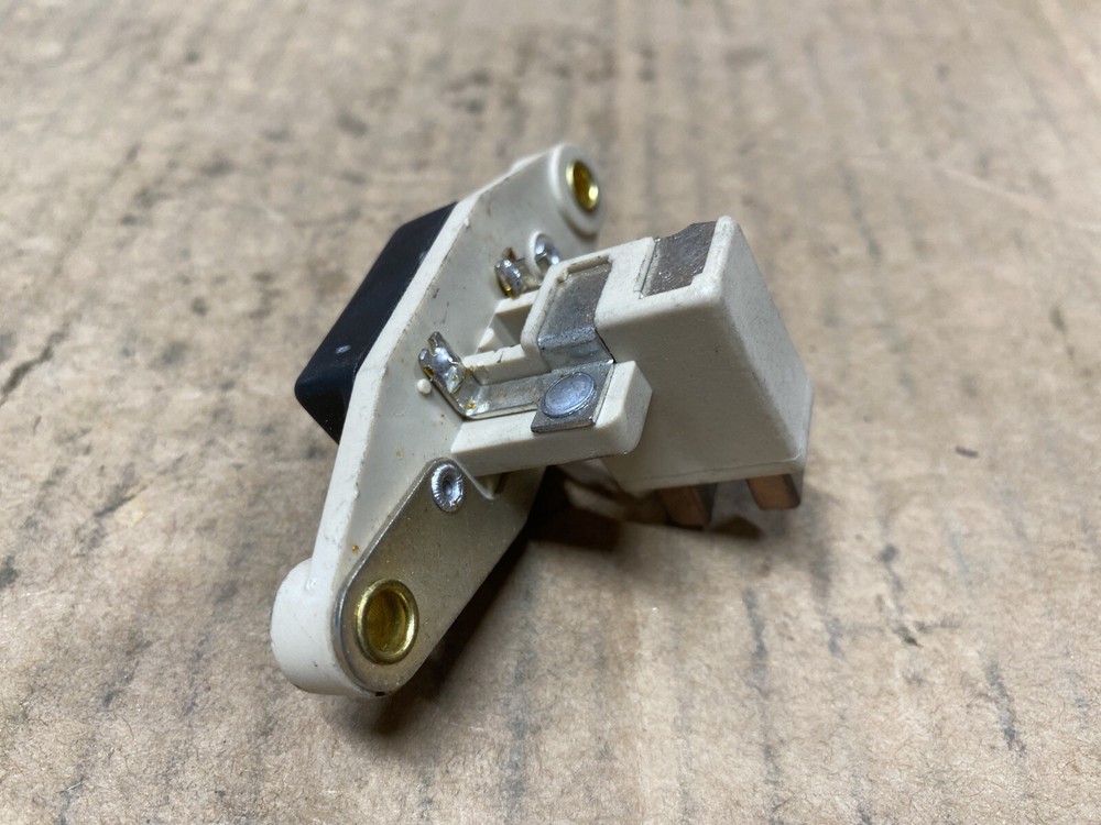 New Old Stock Lazorlite Voltage Regulator #U18-5485
