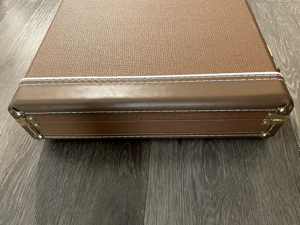 Brown Tolex Hard shell Bass Guitar Case.