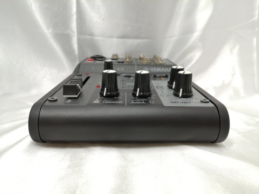 YAMAHA Mixer AG03MK2