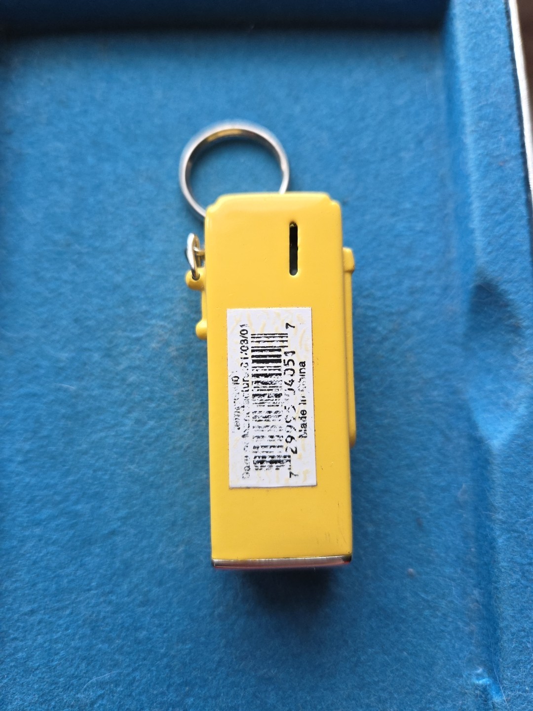 YELLOW GAS PUMP METAL KEY CHAIN CIGARETTE LIGHTERS 2.25" TALL