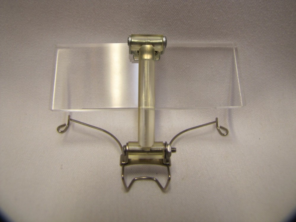 Vintage Magnifier Glasses in Case