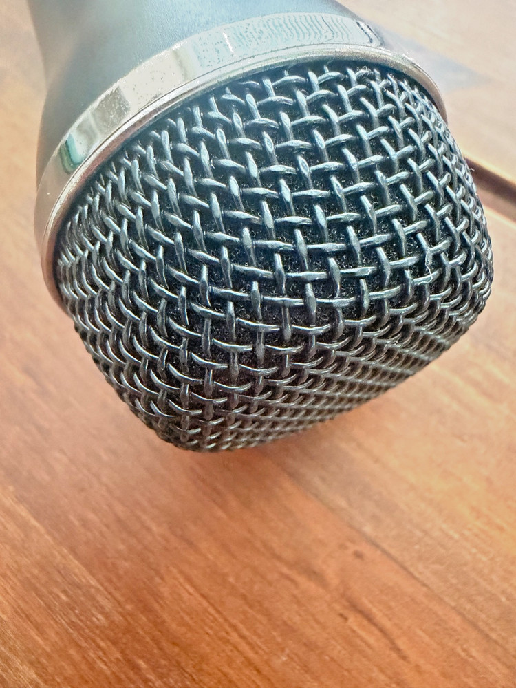 EA Logitech corded microphone