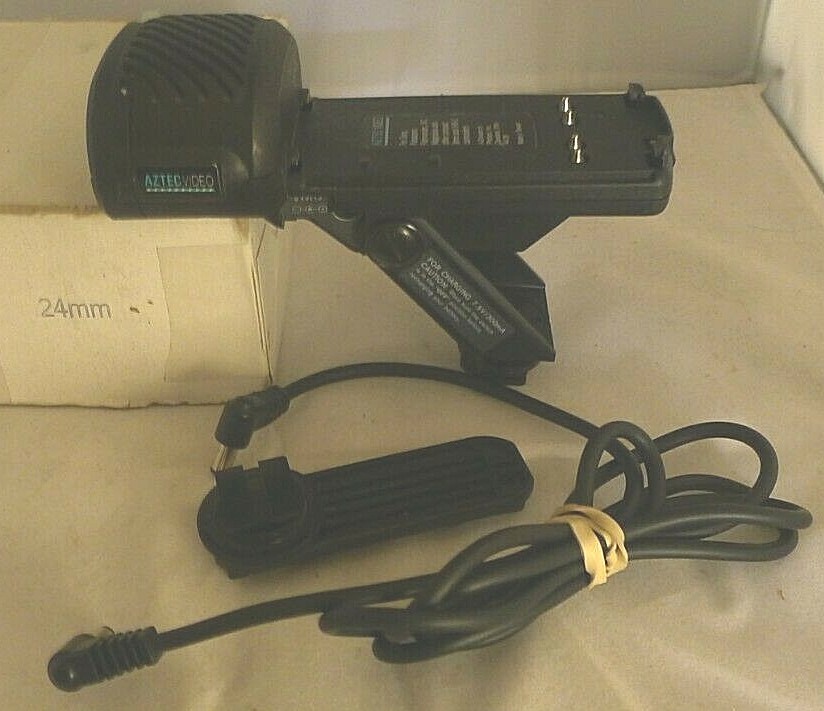 AZTEC VIDEO Camcorder Light +Hot Shoe Extender Vintage - TESTED