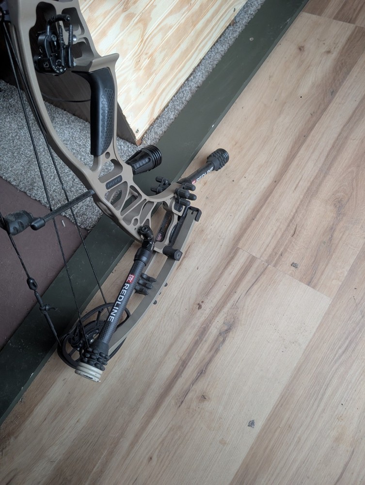 Hoyt ventum 33 compound bow