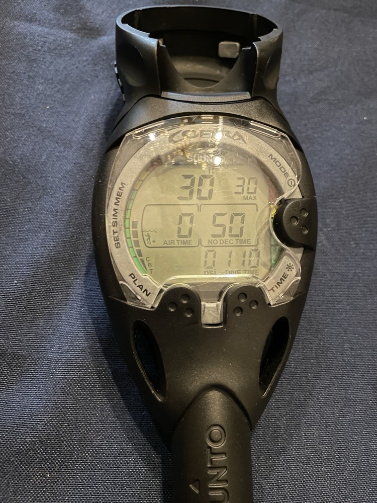 Suunto Cobra Dive Computer **PARTS ONLY: PLEASE READ**