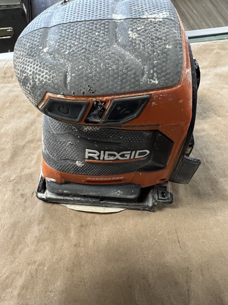 RIDGID VIBRATION SANDER R86064 Nice