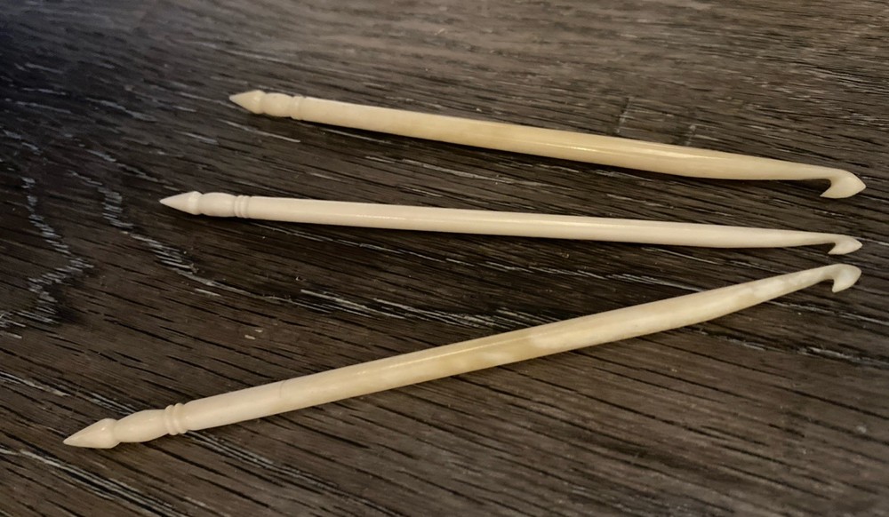 Vintage Turned Bone Crochet Hooks 3 Sizes