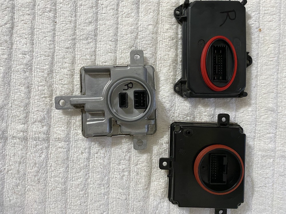 2016 Volkswagen CC Right Side Headlight MODULES OEM