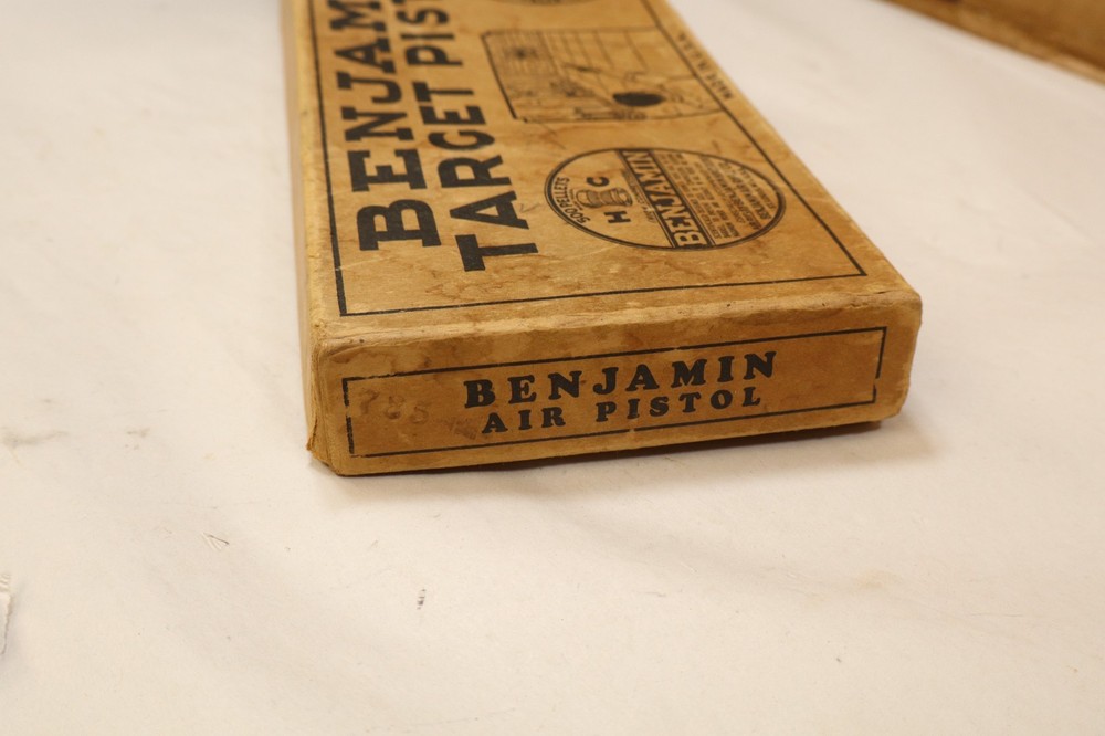 Benjamin Target Pistol, model 130 "Benjamin Franklin" w/box & papers