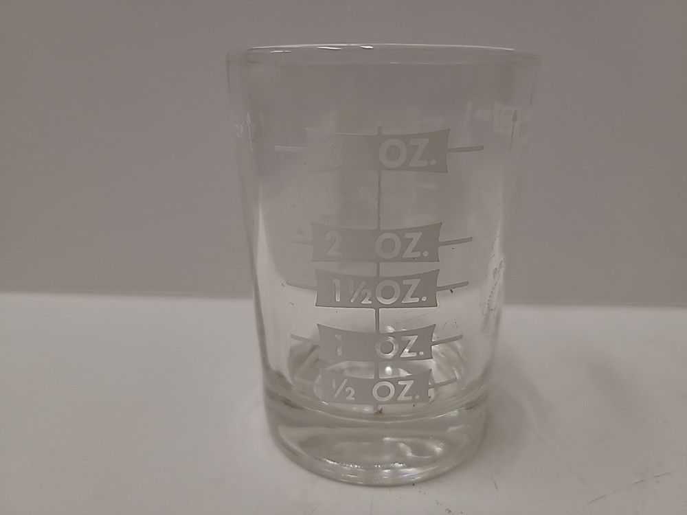 Antique Profesional 4 Oz Measuring Glass