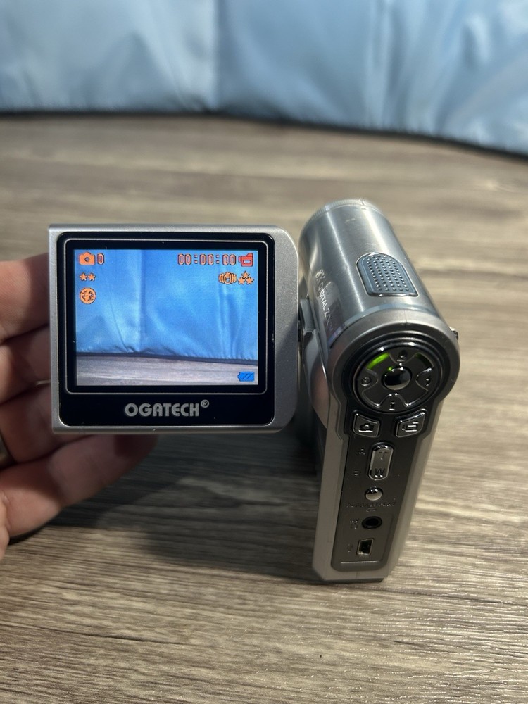 Ogatech MPEG-4 OG-3100 Digital Camera 8x Digital Zoom Fully Tested & Working