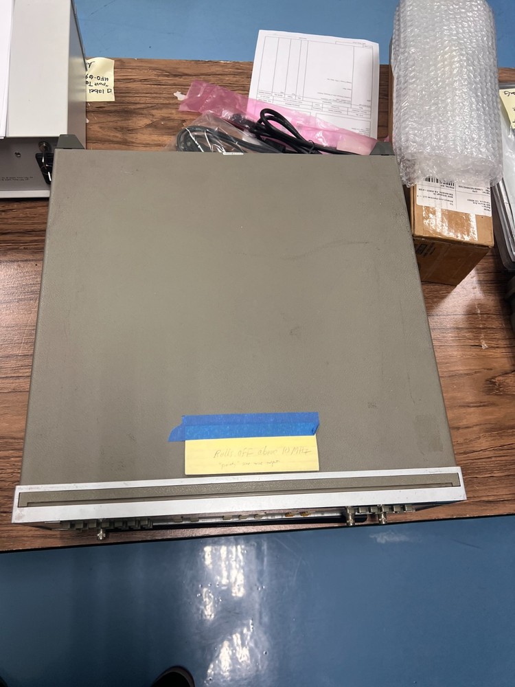 HP 8165A 50 MHz Programmable Signal Source