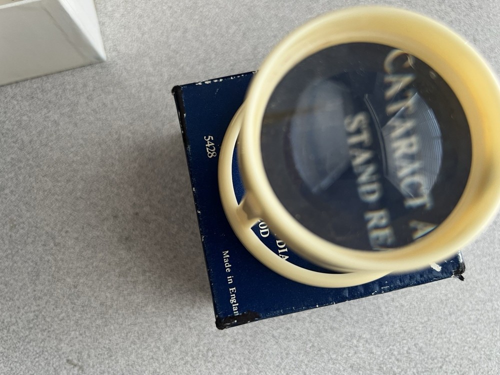 Stable Aspheric Magnifier On Stand 20 Diopters