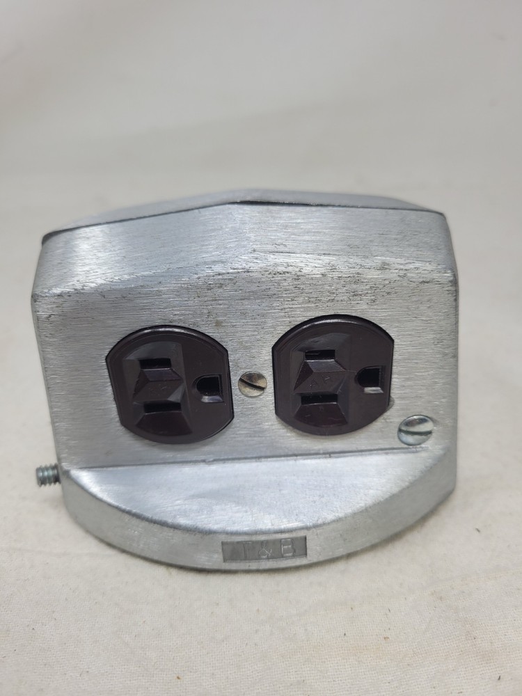 Thomas & Betts Above Floor Direct Wire Power Serve Receptacle & Fitting