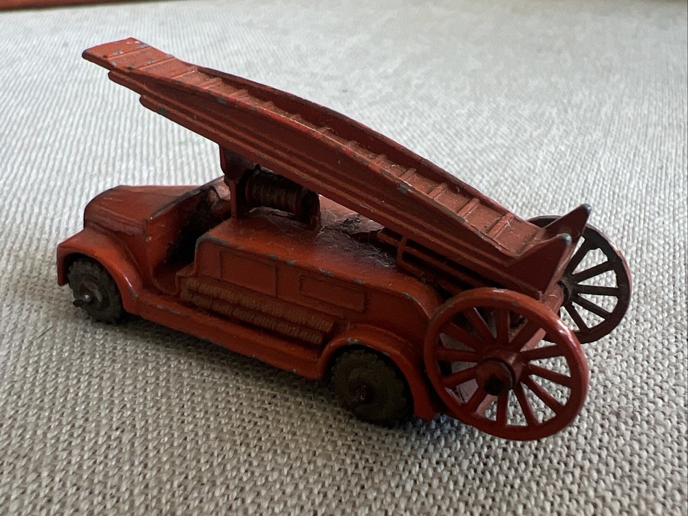Lesney - Dennis Fire Engine No.9