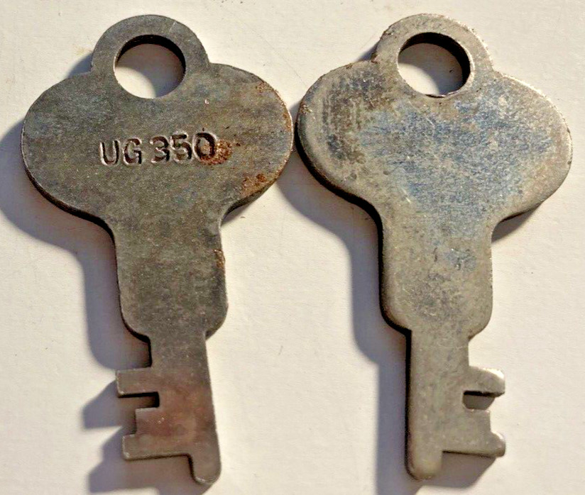 2 EXCELSIOR  #  UG350  SUITCASE TRUNK BRIEFCASE LUGGAGE KEYS