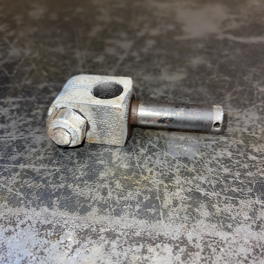 2 1/2HP Waterloo Contract Engine Latch Out Arm Holder Hit Miss Engine