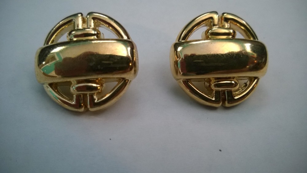 GOLDEN ORNAMENT PLASTIC  BUTTONS (2) 1" diameter