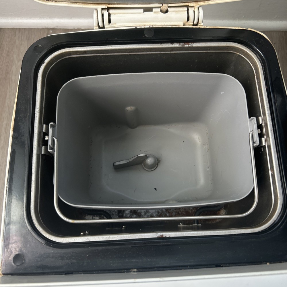 Welbilt The Bread Machine Maker ABM600 White 2lb Loaf Automatic Tested Working