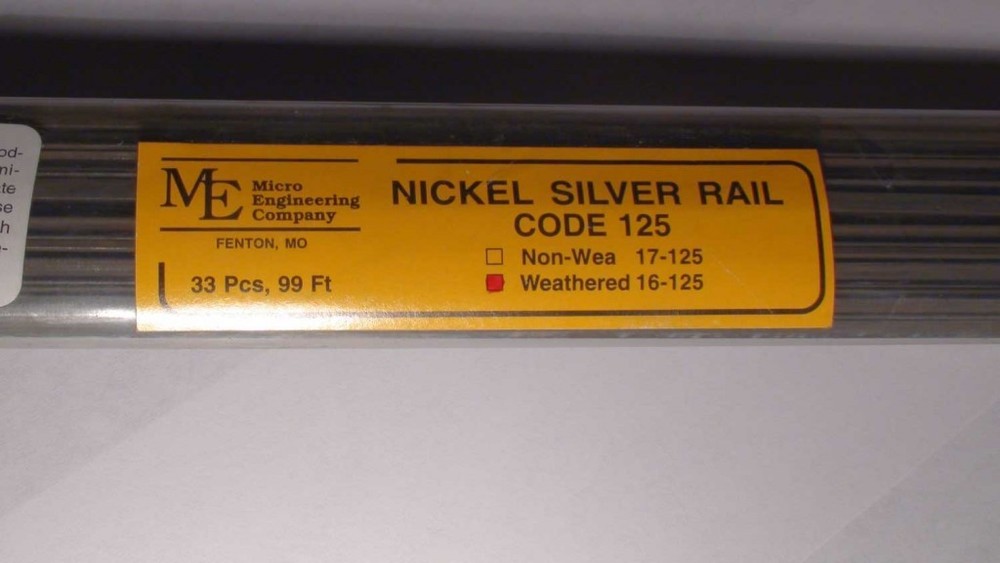 Micro Engineering 16-125 O Code 125 36'' Weathered Nickel Silver Rail (33 Pack)