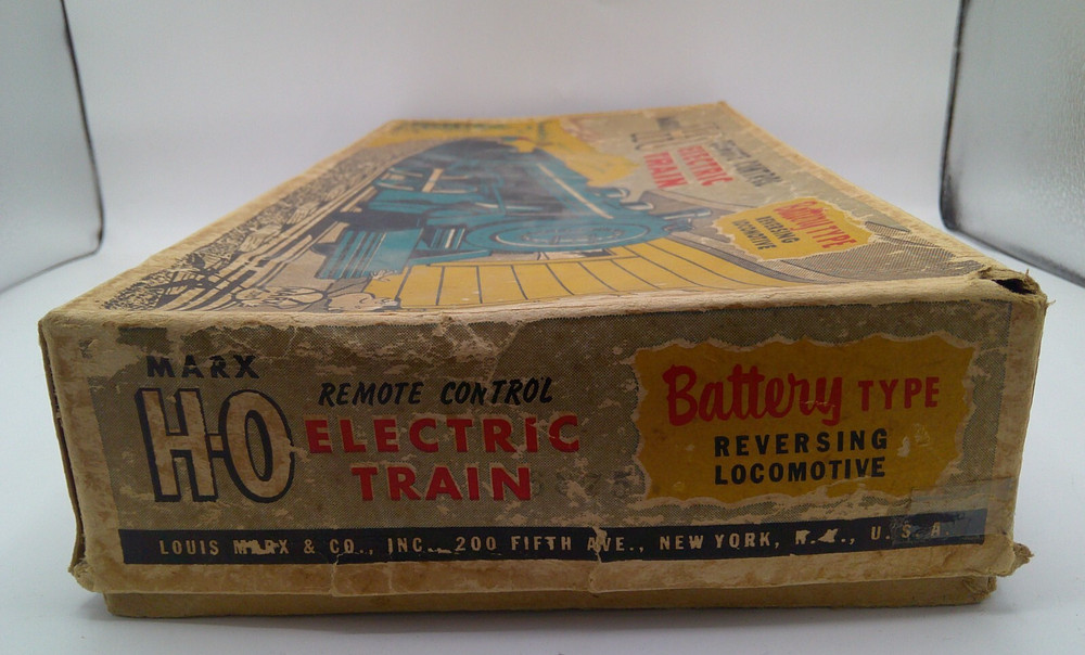 MARX H-O ELECTRIC TRAIN with TRACKS - WITHOUT REMOTE CONTROL - In Original Box