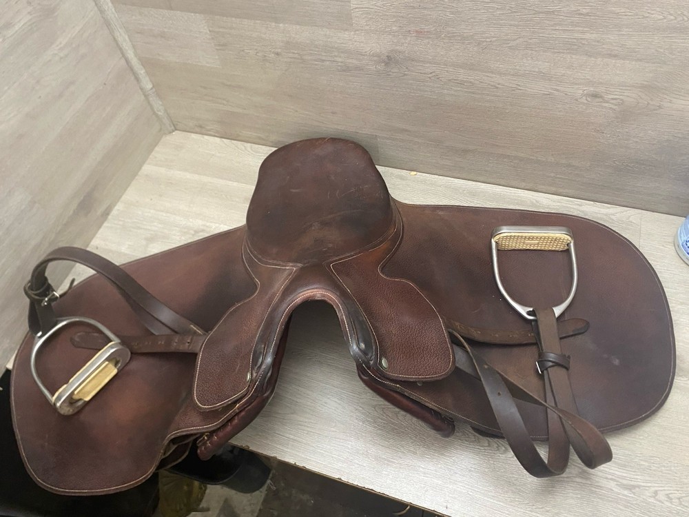 English Leather Close Contact Saddle Unknown Maker VGC