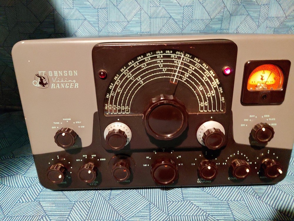 Johnson Viking Ranger Tube Transmitter Powers On Tubes Light Meter Works