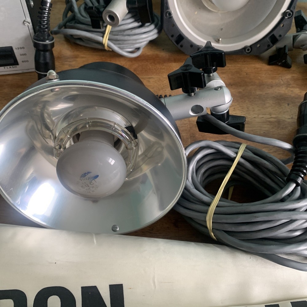Novatron 1200 VR 4-Head Flash Strobe Light Kit - 3 Lights, Stands, READ TESTED