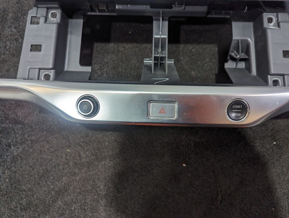 JAGUAR I-PACE X590 CENTRE CONSOLE BRACKET