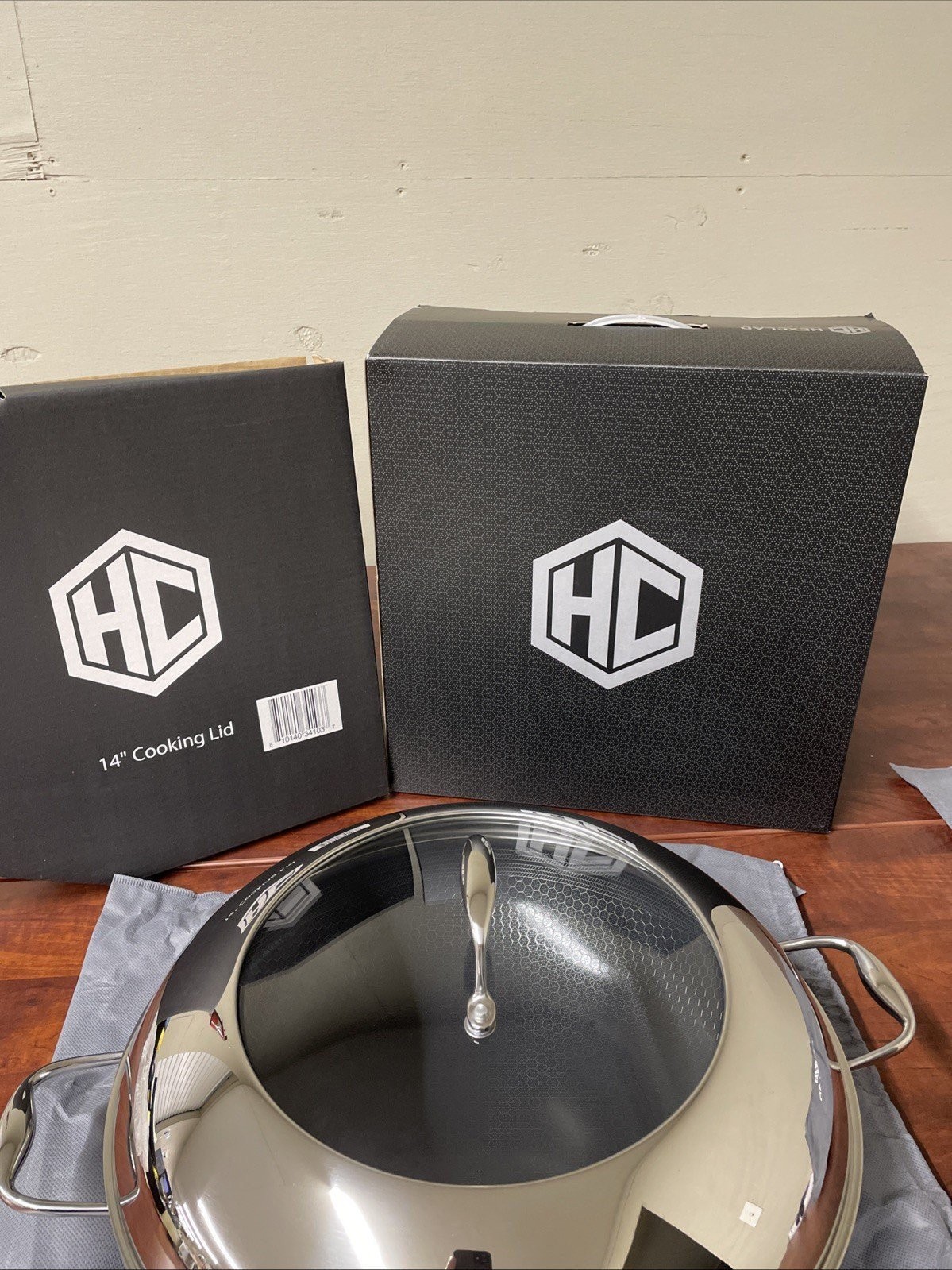 HexClad Hybrid Nonstick 14" Inch Wok W/ Stainless Steel Lid