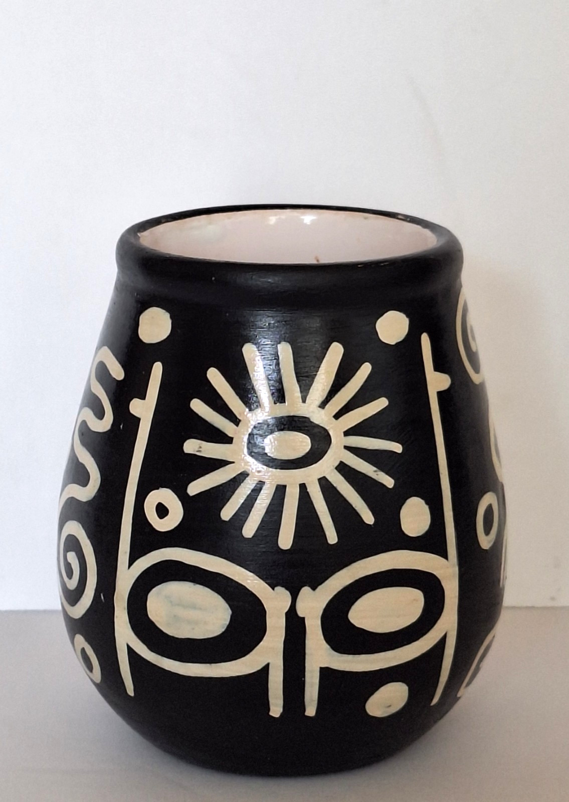 Vintage Peruvian Chulucanas Handmade Pottery Vase 3.5" T Black & White