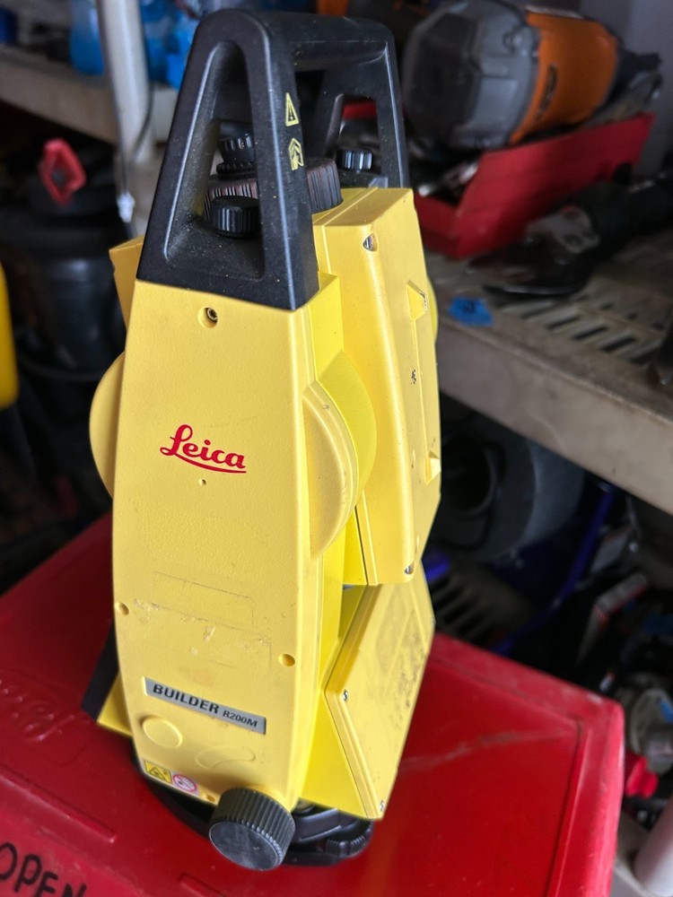 Leica Builder Theodolite, R 200M